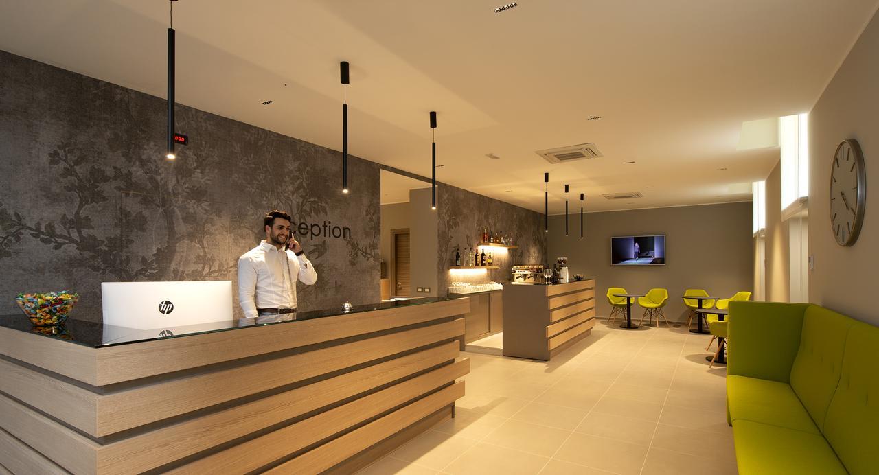 Hotel H21 มิลาน ภายนอก รูปภาพ