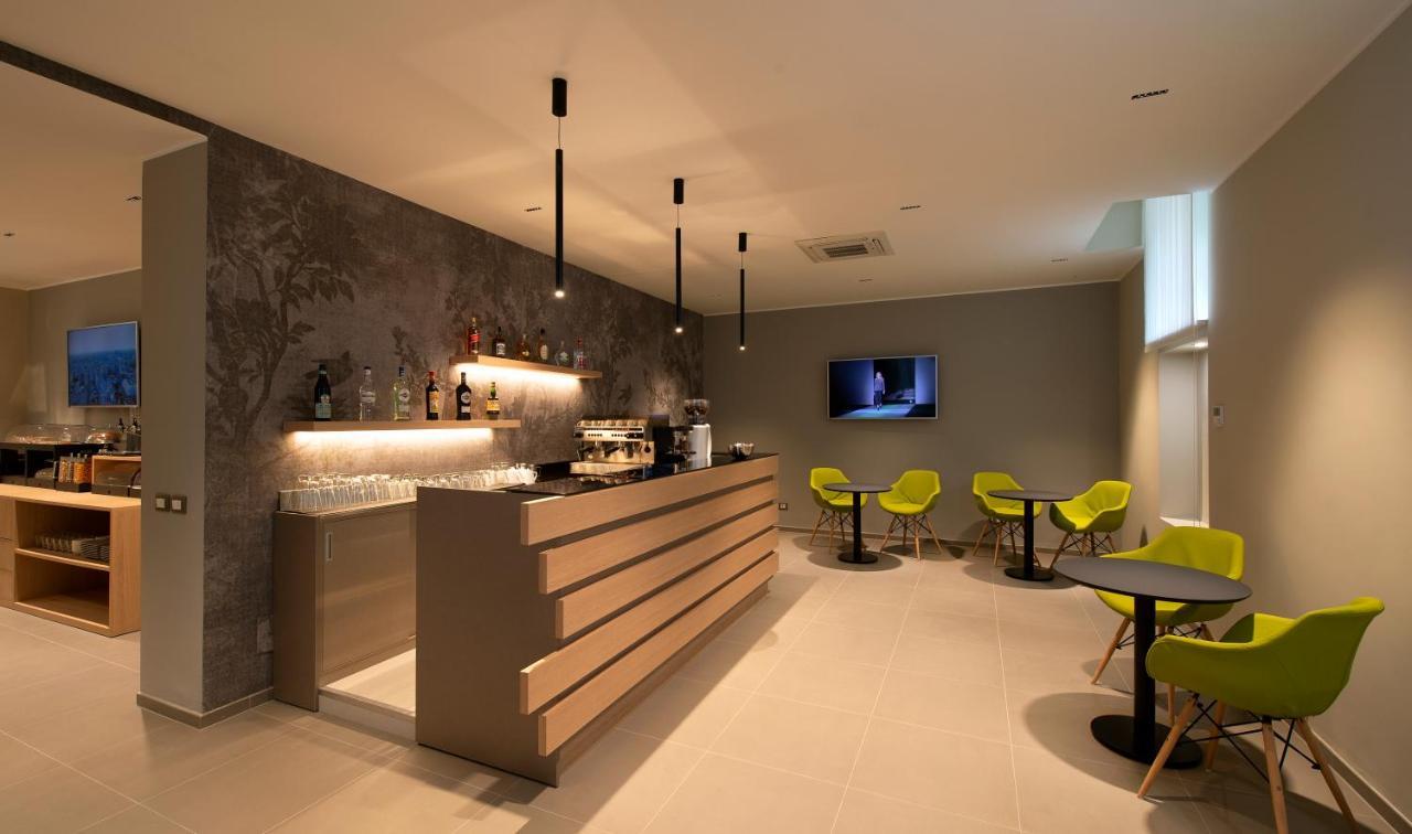 Hotel H21 มิลาน ภายนอก รูปภาพ