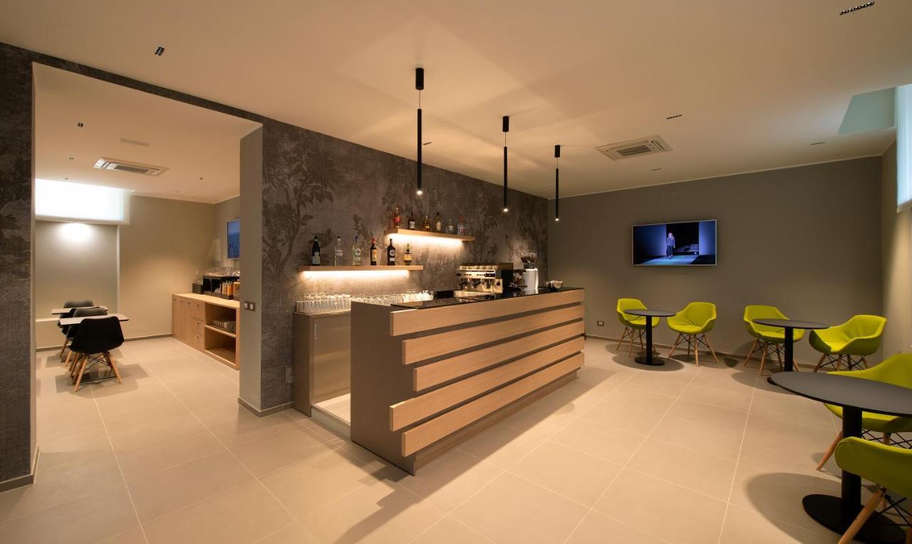 Hotel H21 มิลาน ภายนอก รูปภาพ